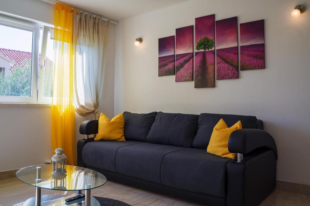 House Fidulic - Apartment The Lavender ルンバルダ エクステリア 写真